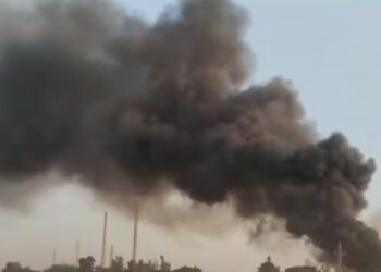 حريق سيارة محملة بالزيوت بأشمون يمتد لمنازل وعشش ونفوق رأسين من الماشية