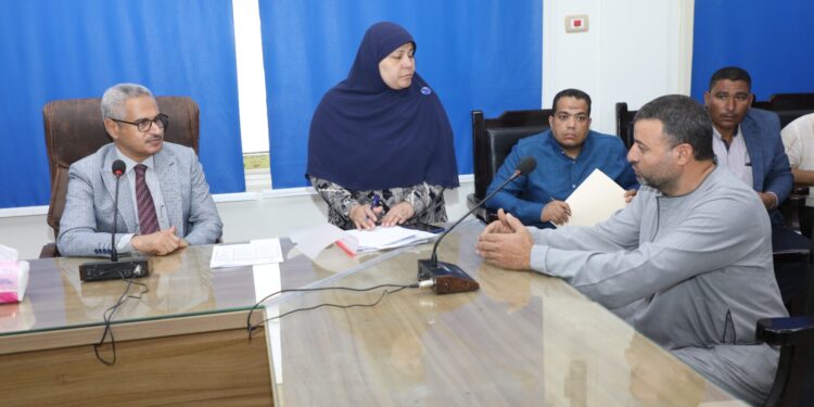 محافظ بني سويف يعقد لقاءً المواطنين الأسبوعي بمركز الواسطى لبحث الشكاوى المقدمة