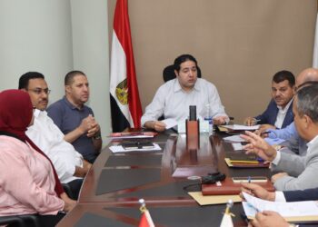 نائب محافظ بني سويف يناقش آليات الاستفادة من أراضي أملاك الدولة في إقامة مشروعات تنموية واستثمارية