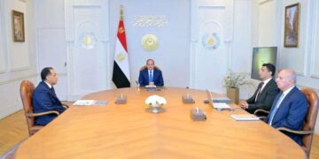 السيسي يوجه بتنفيذ الاستراتيجية الصناعية 2030.. 100 مليار دولار صادرات و7 صناعات أولوية وتوطين السيارات الكهربائية