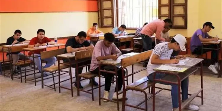 داليا الحزاوي ترصد شكاوى من امتحان الكيمياء ومطالبات بتوفير وسائل سريعة لتلقي البلاغات