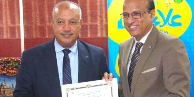 دار الكتب تكرم الكاتب الصحفي حسين الزناتي تقديرًا لدوره في تنمية وعي الأطفال وتعزيز ثقافة القراءة