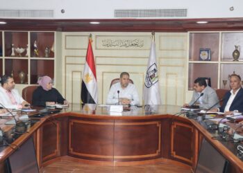 السكرتير العام لمحافظة بني سويف يعقد اجتماعاً لمُناقشة سير ومستجدات العمل في ملف التصالح على مخالفات البناء 